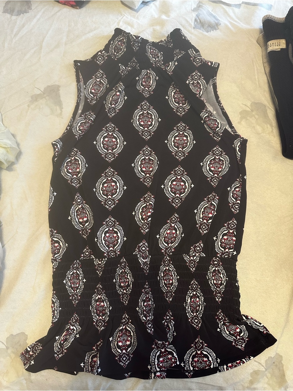 White House Black Market Black Paisley-Print Sleeveless Mock-Neck Cami